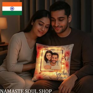 Cojín personalizado con luz LED Love Affair - Entrega a mano {INDIA}